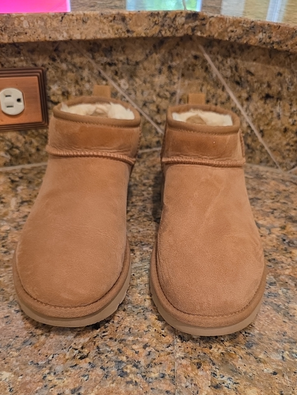 UGG Classic Ultra Mini Chesnut - W9